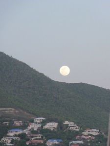 Great moon rising