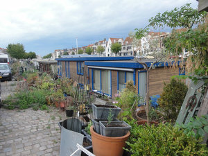 Houseboats Have "Front Yards"