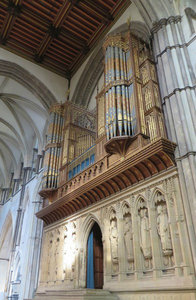 Detailed Painting on the Organ Pipes Here
