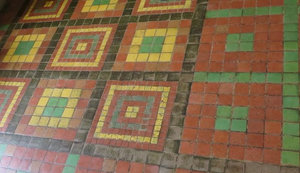 Geometric Designs in the Tile Floors