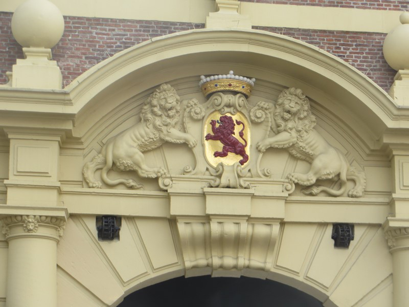 A Close Up of the Gate into the Binnenhof