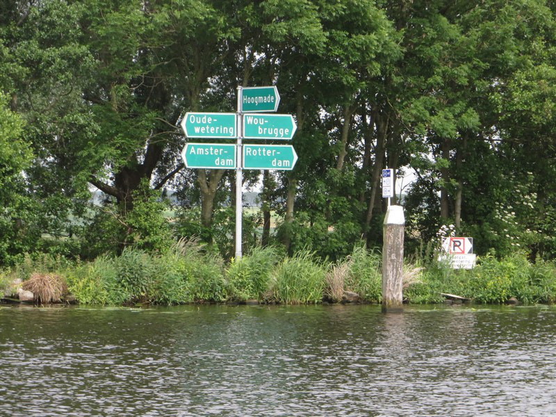 Plenty of Canals Shows a Need  for "Street" Signs
