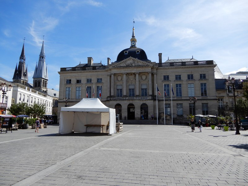 We Can Now Easily Identify the Hotel de Ville (Town Hall)
