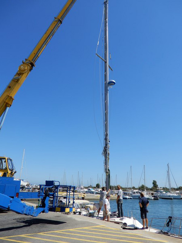 Hanging the Mast Over the Boat