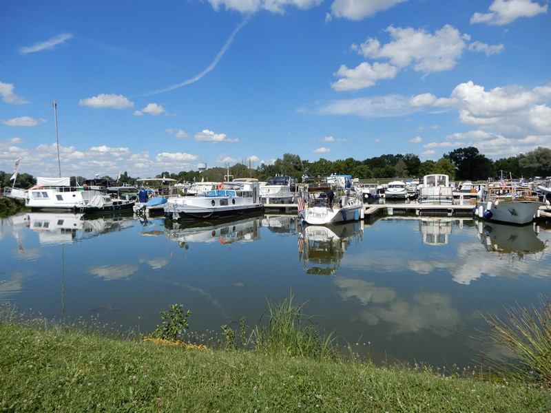 The marina in Auxonne