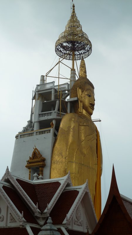 Giant golden Buddha