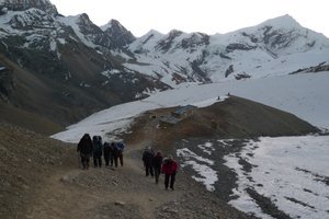 Nepal - Annapurna Circuit Trek - Slow Walking Up