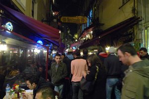 Finding a restaurant, Istanbul
