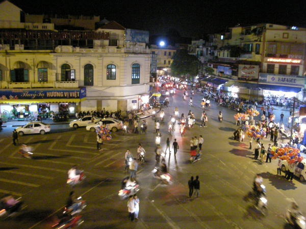 Crossing a Hanoi street