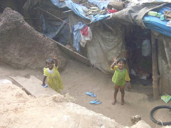 Children from the shanty - Kerim