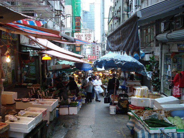 Market street in between the skyscrapers