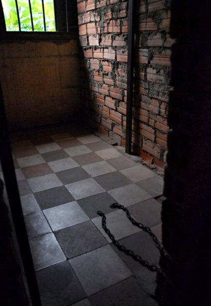 cell, Tuol Sleng