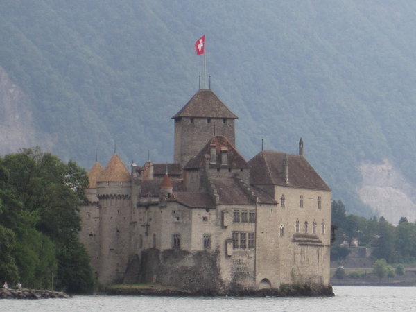 Swiss Cliché - Castles and Lakes