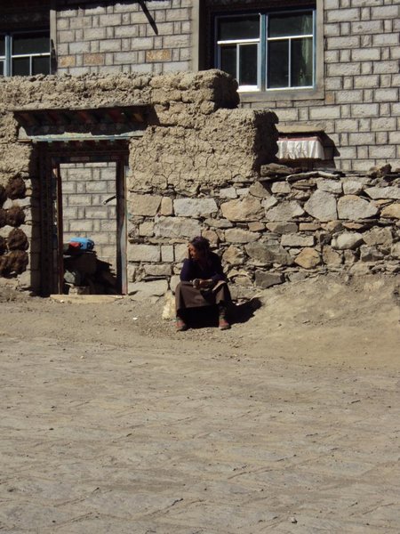 kleines Dorf irgendwo in Tibet