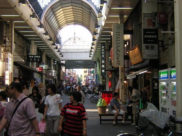 shopping ad Asakusa