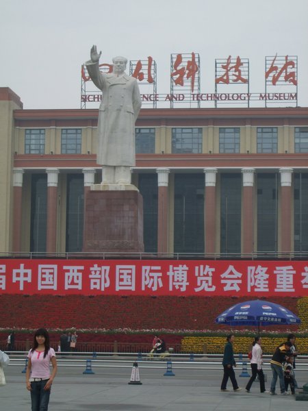 Mao Zedong statue 