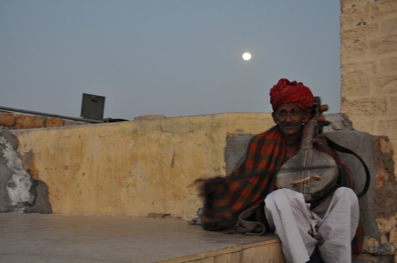 serenade by a local when the moon was rising