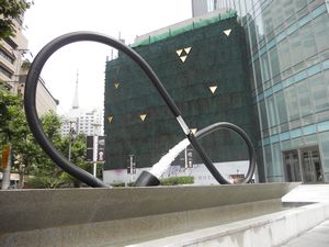 Water fountain/Street Art on Nanjing Xi Lu