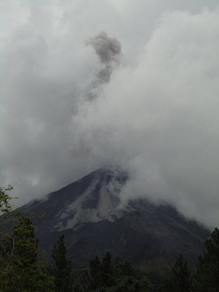 Volcano smoking 
