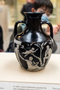 British Museum 001 Portland Vase London UK 050522