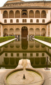 Reflecting fountain in Alhambra