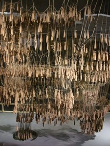 Catenary string model of Gaudi