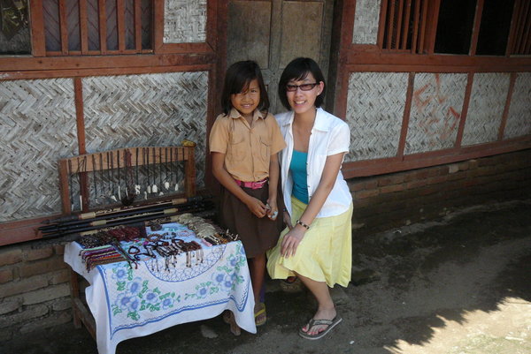 little girl in the Sasak village