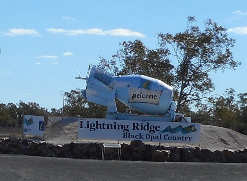 A typical Lightning Ridge Welcome - BIG