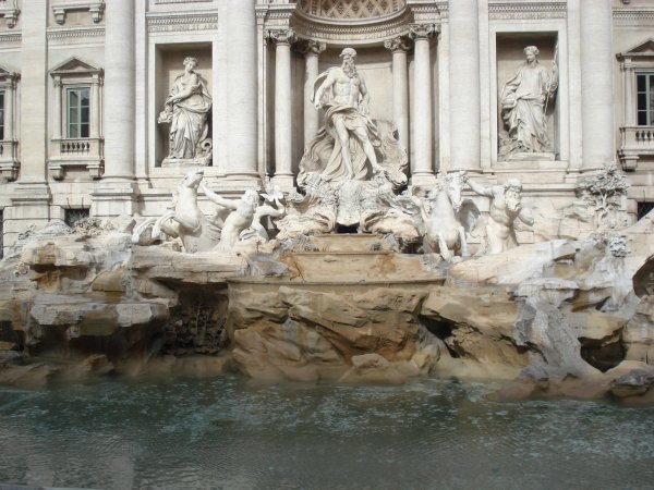 Fountain of trevi!