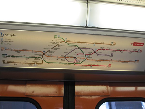 The entire Viennese underground map
