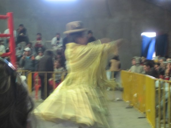 Cholita making her entrance