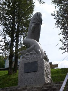 salmon statue