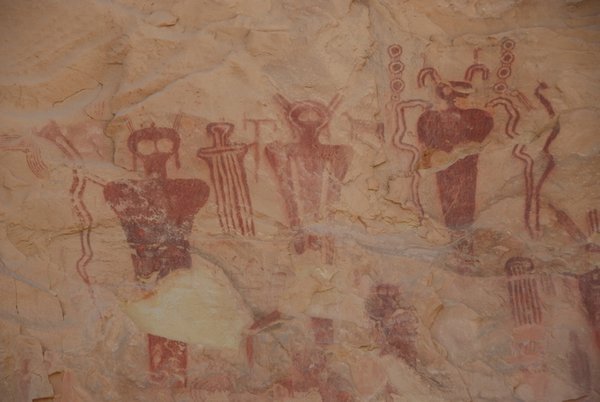 Barrier Canyon style rock art (2000BC)