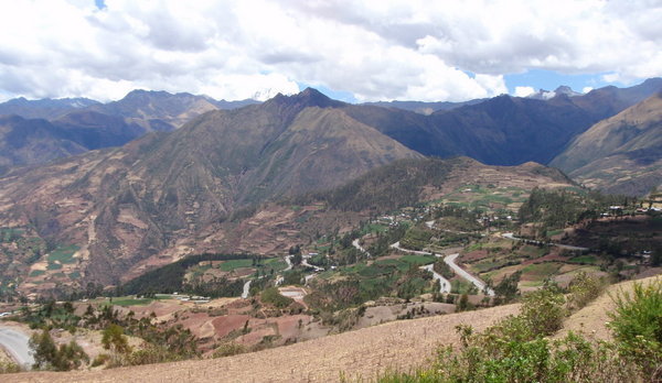 road down into the sacred valley