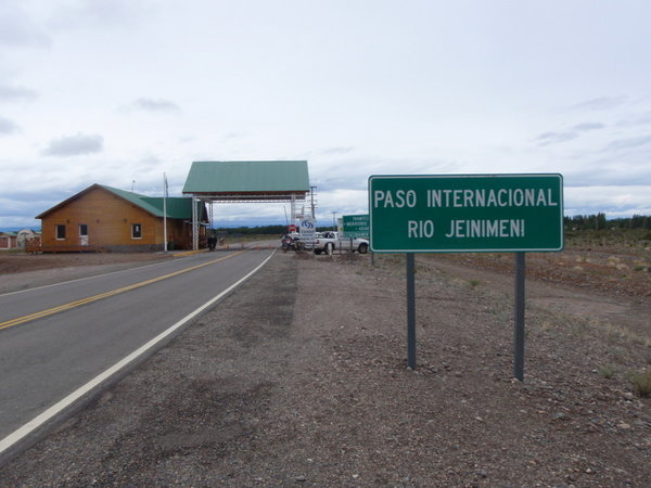 the Argentine border post