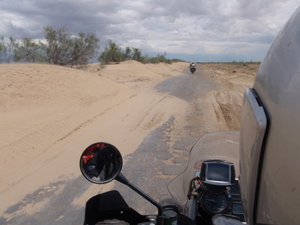 crossing the Kyzylkum desert 