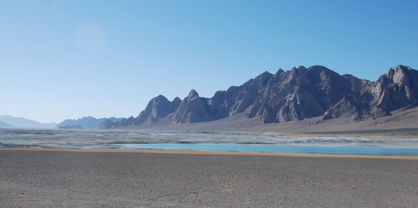 one of the salt lakes of the Changtang Plateau