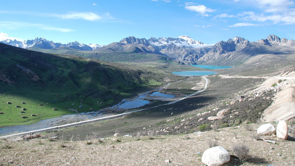 Sangtou Pass (4675m) with views of Tso Nyiba twin lakes