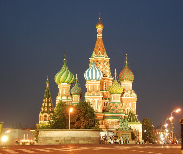 1561 St Basil's Cathedral with tent roofs and onion domes