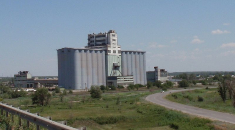 all those giant wheat fields need giant wheat silos