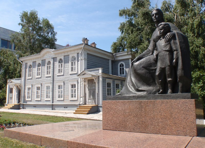 Lenin's home from 1871-1978