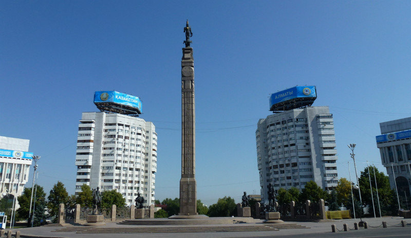 Republic Square & Monument to Independence