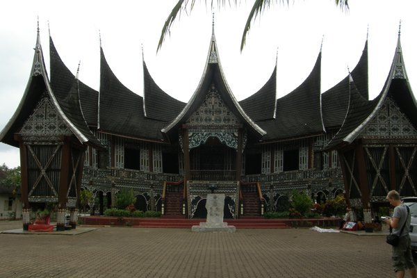 Traditionelthus Minangkibau folket