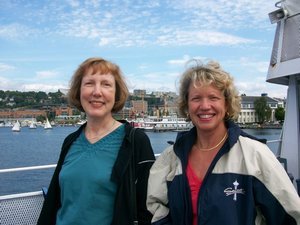Seattle : Linda & Hilary on Boat Trip