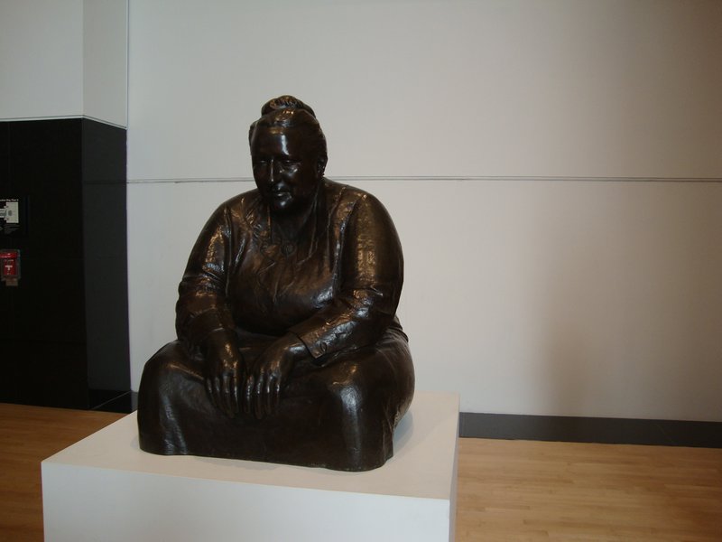 Sculpture of G. Stein
