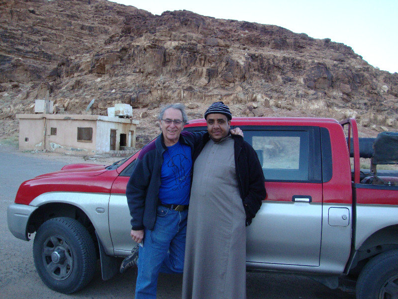 Wadi Rum: Tom with our driver