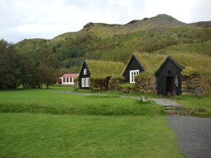 turf-roofed houses near Skogar folk museum