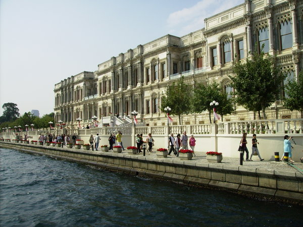 Ciragun Palace