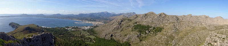 Port de Pollenca and mountains