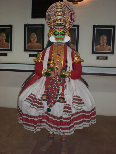 Katahkali dance costume